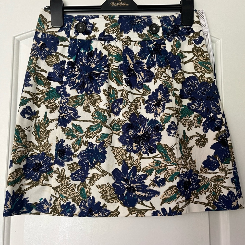 Brooks Brothers 1818 Red Fleece floral skirt size 4